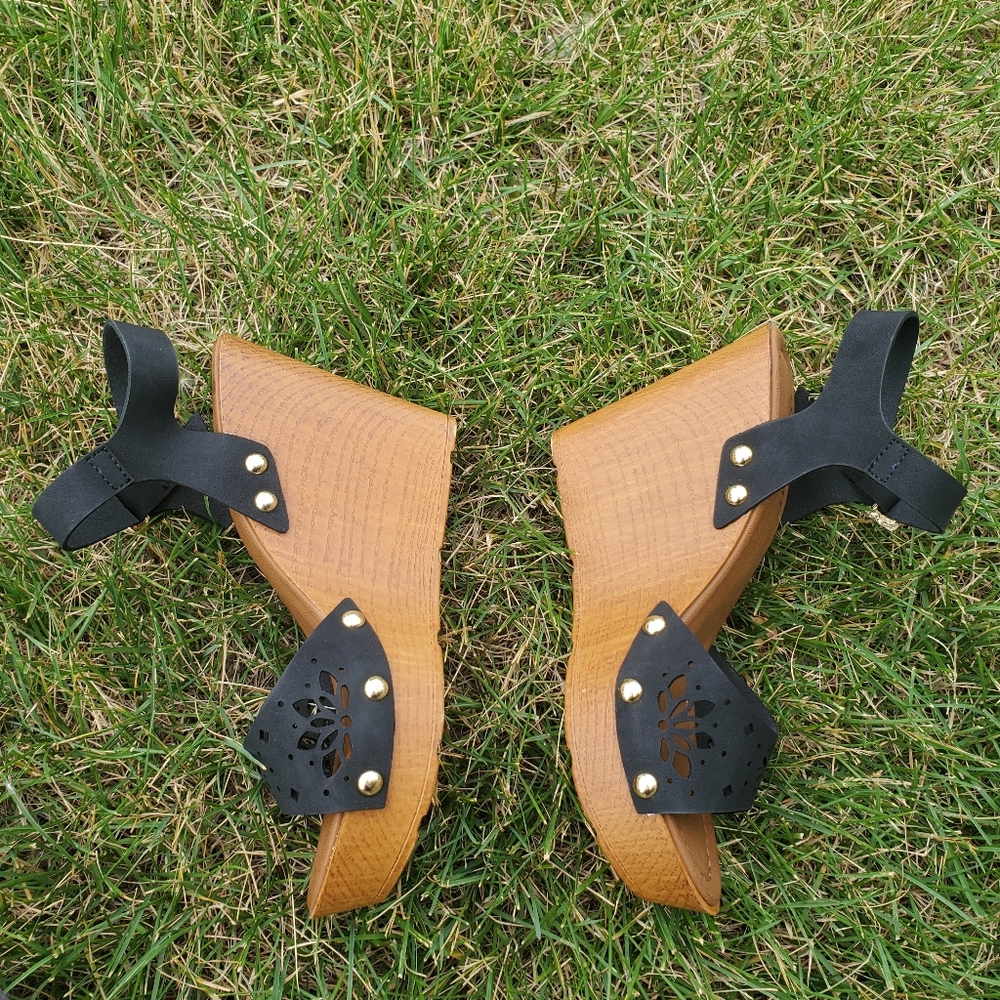 Wedge Sandals - Picture 3 of 5